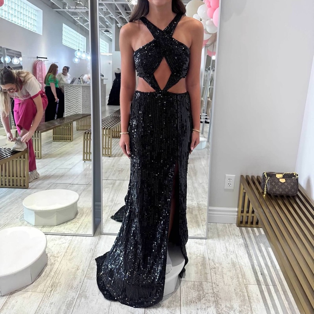Sherri Hill 55511 Black Gown Size 4